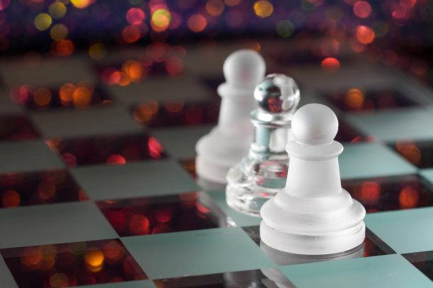 玻璃:由晶体状材料制成的玻璃图片下载