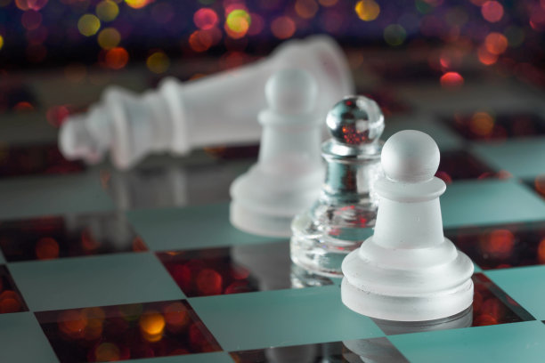 玻璃:由晶体状材料制成的玻璃图片下载