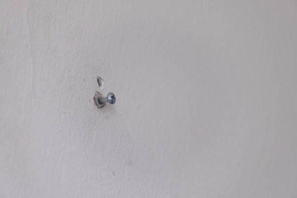 墙上的螺丝磨坏了图片下载