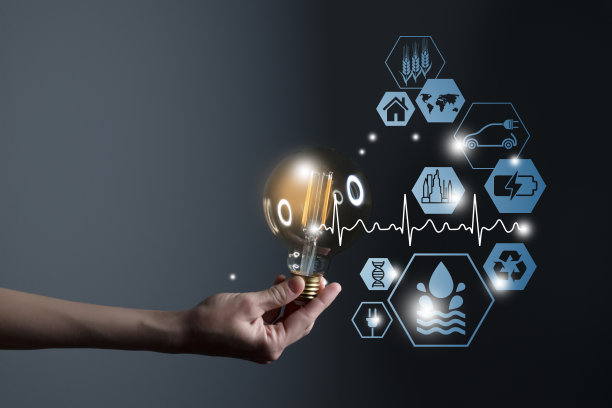 妇女手握灯泡图标能源再生，可持续发展，节约能源。图片下载