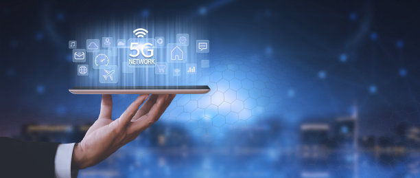 商务网络传播理念。5G网络连接您手中的所有活动，购物、金融、旅游、定位、联系等，复制空间横幅图片下载