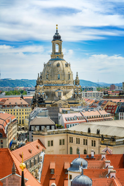 德国德累斯顿。德累斯顿历史中心的全景鸟瞰图。背景是圣母教堂。图片下载
