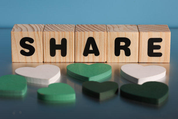 分享木制立方体的单词图片下载