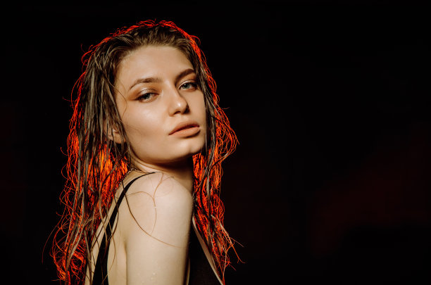 迷人的女孩肖像工作室图片下载