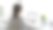 商务女性忙着在办公桌上使用笔记本电脑的后视图。图片下载