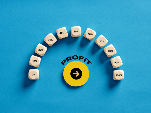 利润表或指标显示百分之百的利润。有利可图的生意和最大的利润图片下载