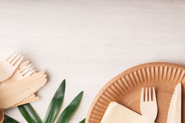 木制一次性餐具取材天然，复制空间图片下载