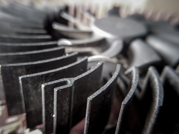 旧的灰尘主板冷却风扇图片下载