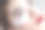 一位亚洲妇女，眼垫放在她的下睫毛下面。准备睫毛延长程序。图片下载
