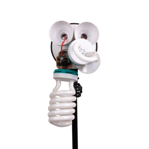 破碎的工作室灯孤立在白色背景上图片下载