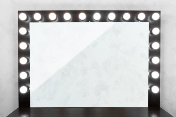 化妆室的镜子灯泡图片下载