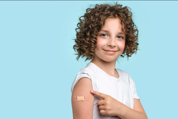 Ð接种疫苗后的女孩图片下载