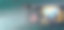 从正面看，一个年轻人戴着带蓝光的虚拟现实眼镜，在他那摇摇欲坠的客厅里的一把旧扶手椅上跳来跳去。三维演示图片下载