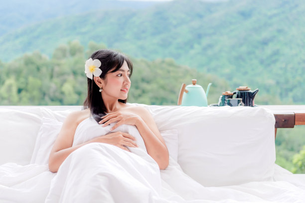 旅游的女人图片下载