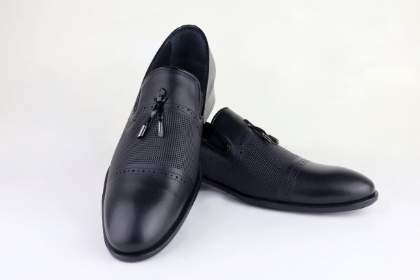黑色皮革人鞋孤立在白色背景图片下载