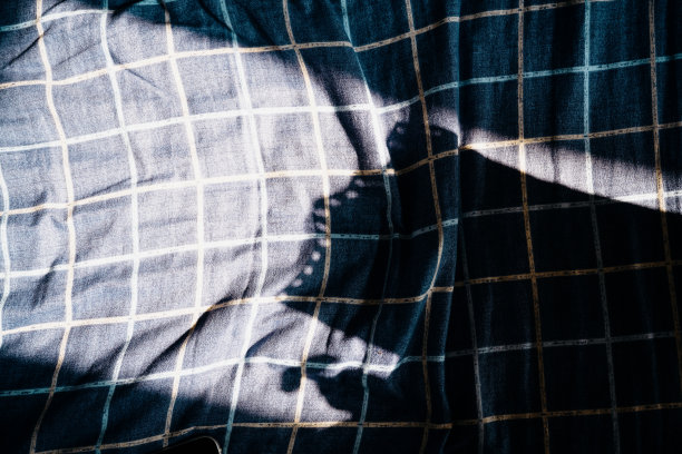 太阳照在床单上图片下载