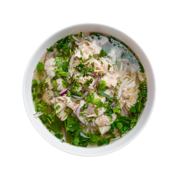 越南河粉汤与鸡肉和面条顶部视图孤立在白色背景图片下载