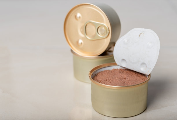 几罐猫粮。图片下载