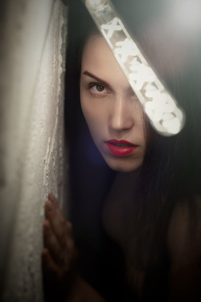 灯的女孩图片下载