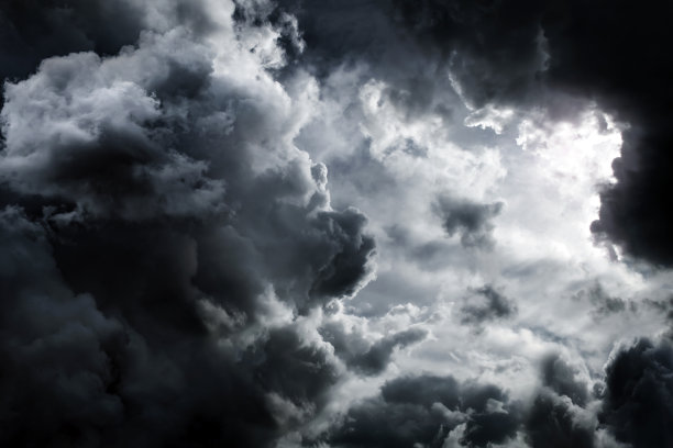 戏剧性的乌云图片下载