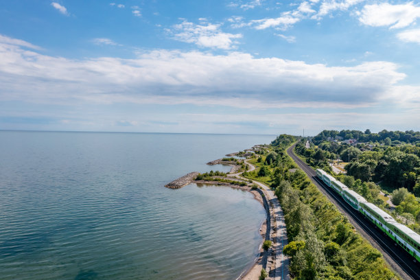 鸟瞰图胭脂海滩和胭脂河公园，多伦多，加拿大图片下载