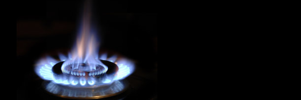 煤气火焰在炉子上燃烧图片下载