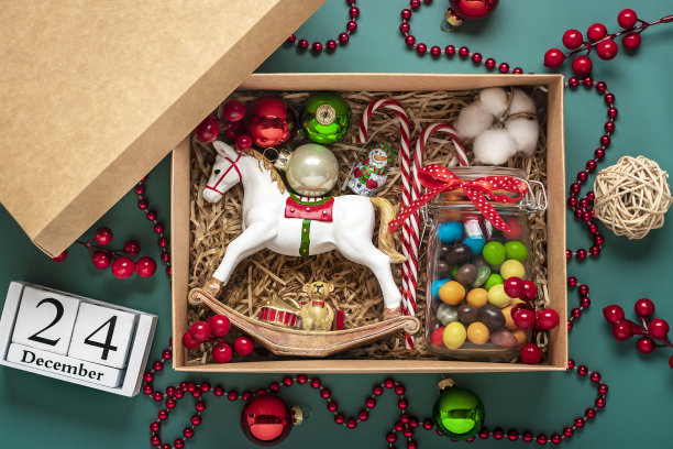 手工护理包，季节性的礼盒糖果，玩具，餐桌上的圣诞节装饰个性化的生态友好篮子，为家人，朋友，女孩感恩节，圣诞节，母亲，父亲日平躺图片下载