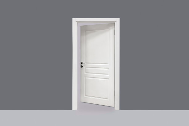 打开有墙壁和地板的空房间的门图片下载