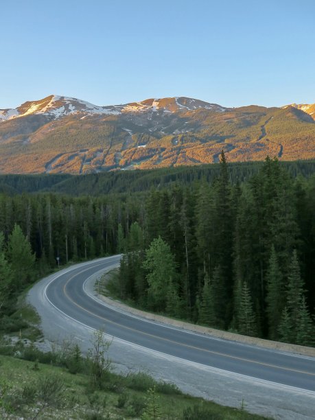 加拿大最风景优美的落基山脉自驾游图片下载