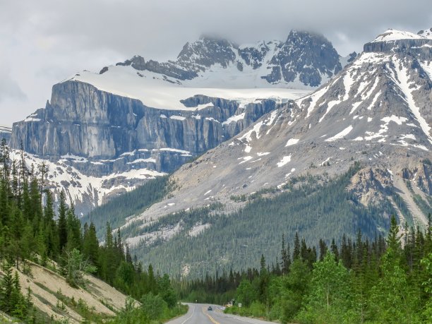 加拿大最风景优美的落基山脉自驾游图片下载