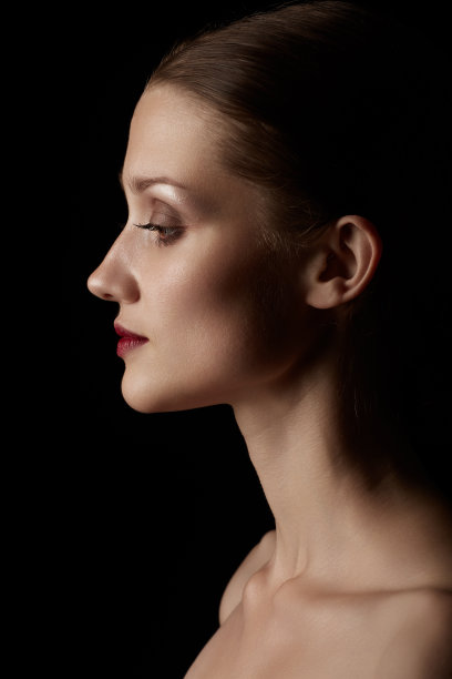 女性形象的轮廓图片下载