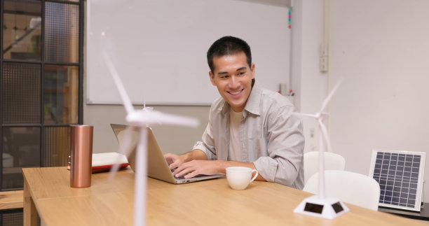 男用风车模型图片下载