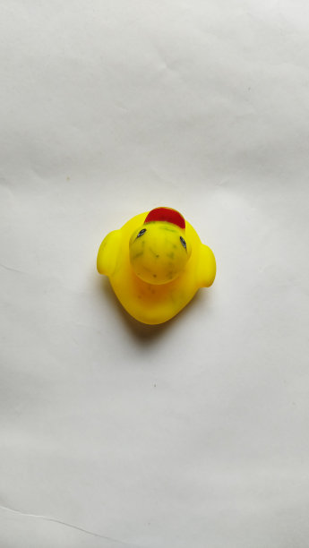小玩具，黄鸭子在上面的照片图片下载