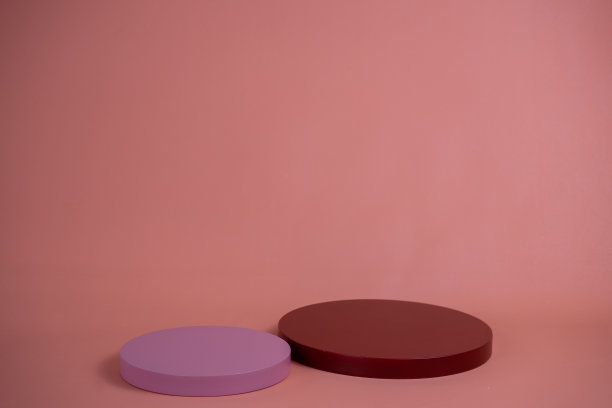 陈列化妆品的空台。图片下载