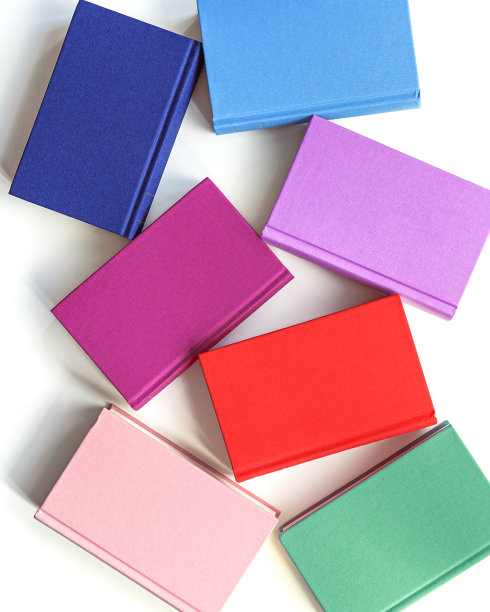 套书用彩色封面，鲜艳的彩色封面书，设计模板模型图书馆，教育。学校的教科书，阅读和学习俯视图，孤立在白色背景图片下载