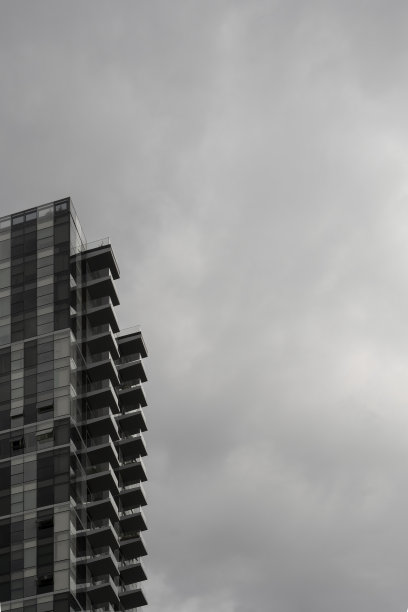 建筑物的一角有20多层高楼的细节图片下载