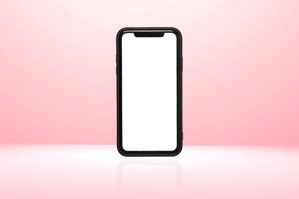智能手机的移动屏幕，智能手机孤立在粉红色的桌子背景。图片下载