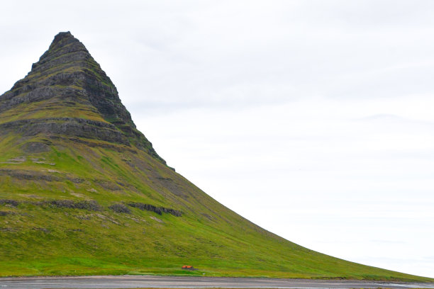 欧洲冰岛北部不寻常的山脉图片下载