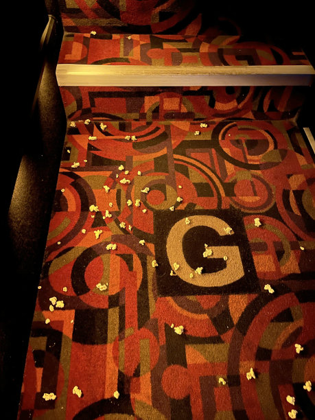 电影院G层通道的爆米花图片下载