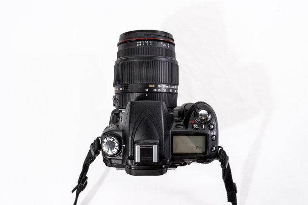 白色背景的单反相机图片下载