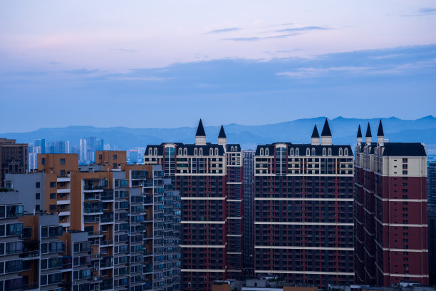 黄昏的城市现代建筑图片下载