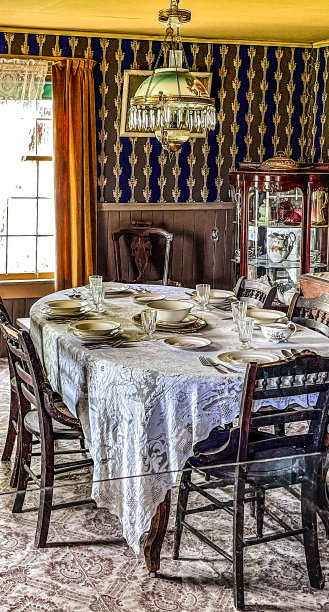 蒙大拿州内华达市历史小镇赛德曼家的复古家庭餐厅图片下载