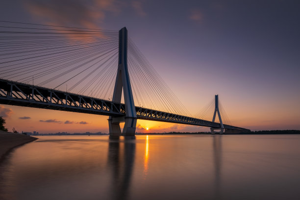 位于武汉天兴洲大桥图片下载