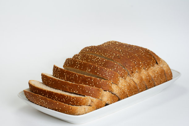 美味的切片全麦面包图片下载