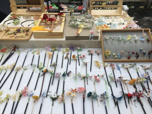 手摆件少女心摇曳图片下载