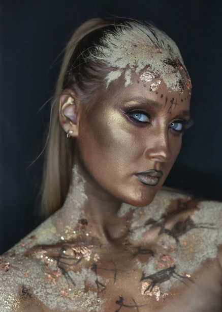 史前洞穴绘画风格的创造性化妆图片下载