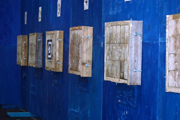 运动代表扔刀图片下载