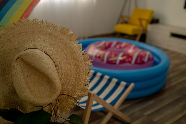 在家度过暑假图片下载