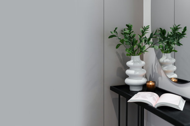 家居装饰立在客厅的黑色木桌上图片下载