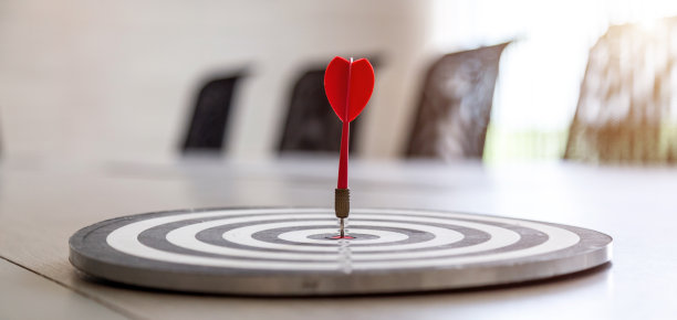 靶心是企业的目标，创业的理念是做得更好，目标营销和企业成功。图片下载